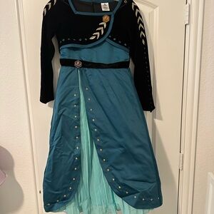 Princess Anna Dress-Up